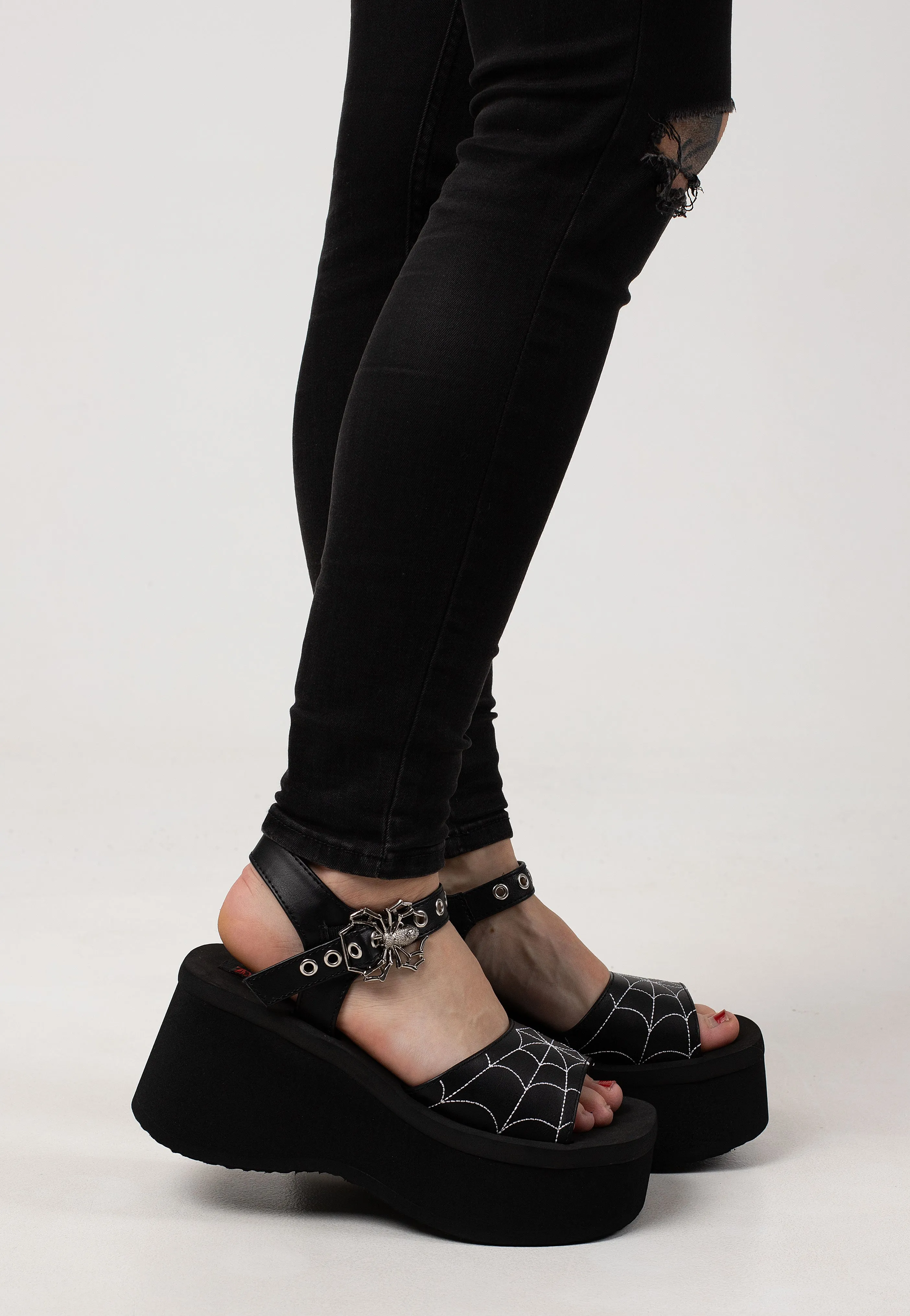 DemoniaCult - Funnel 10 Black - Girl Sandals